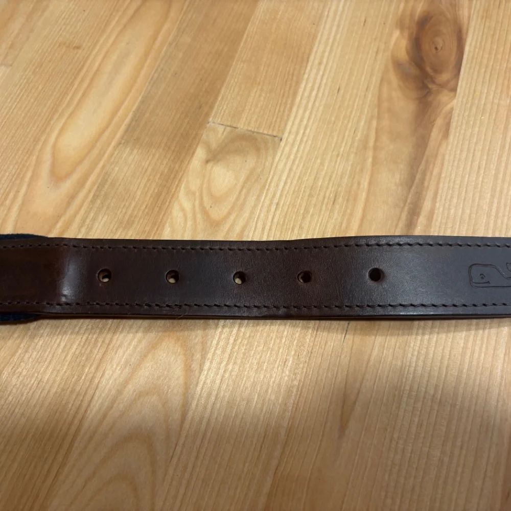 Vineyard Vines Leather Belt – Size 26 – 100% Cowhide Leather – Like New